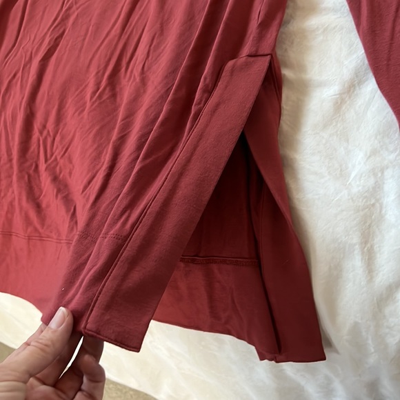 Daily Ritual light maroon shirt. - Picture 2 of 3